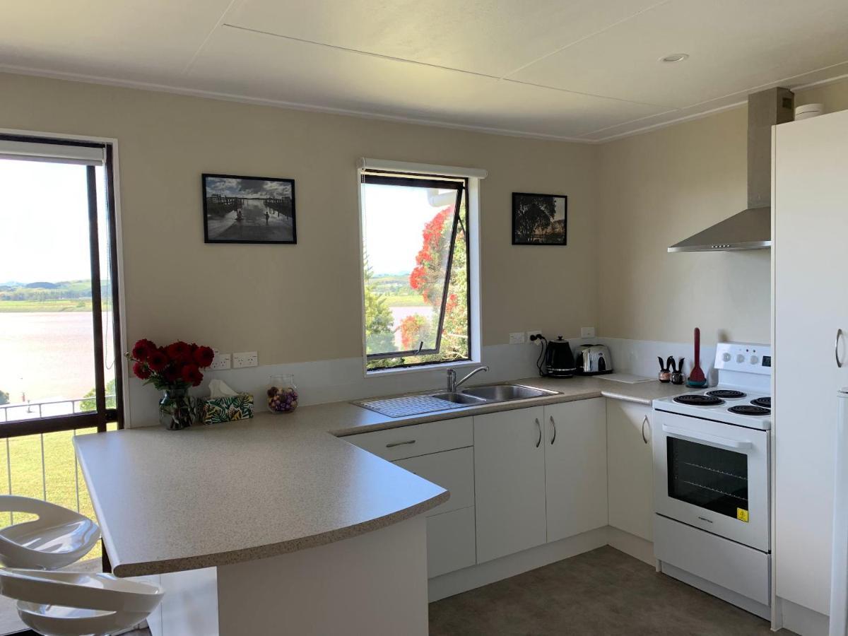 Peaceful Riverfront Cottage In Small Northland Town Te Kopuru Exterior photo